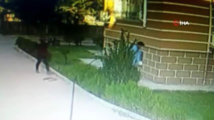 Biri gözcülük yaptı, diğeri böyle çaldı