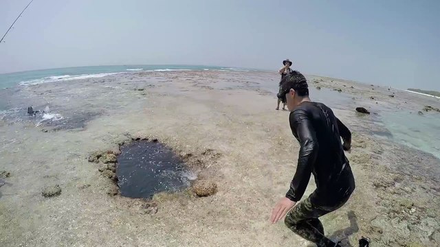 Oserez-vous plonger dans ce trou mystérieux en bord de mer...