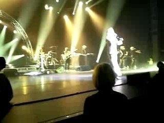 .la premiere au palais des congres sylvie vartan