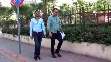 Çoraplı soyguncular kuyumcuyu borçları için soymuş