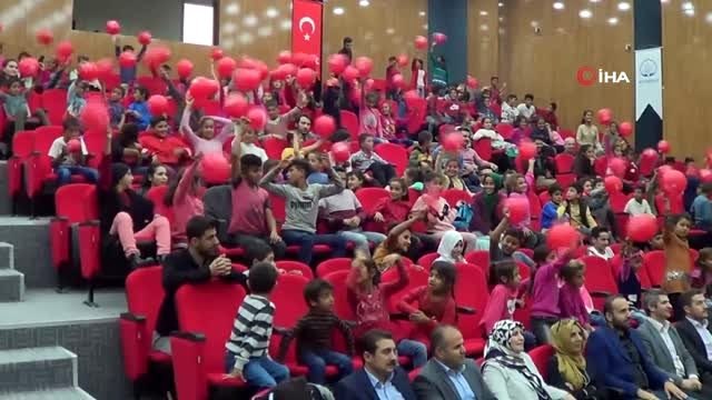 Akçakale'de 400 öğrenciye kırtasiye desteği