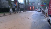 İstanbul-sarıyerde tünel girişini su bastı