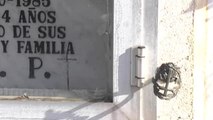 Roban centenares de jarrones de cobre y bronce de las tumbas y nichos del cementerio de Galdácano, en Vizcaya
