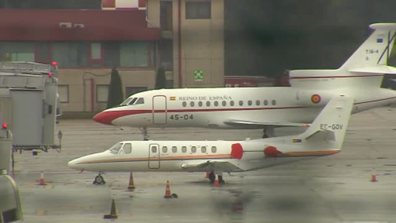 El agente herido en los disturbios de Barcelona aterriza en Vigo