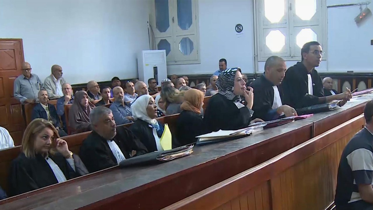 بتونس.. سجناء سياسيون سابقون يحضرون جلسة محاكمة جلاديهم