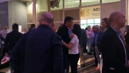 La llegada de Pedro Sánchez al mitin de Sevilla