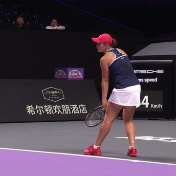 Barty bounces back to see off Kvitova
