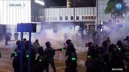 Hong Kong’daki Gösterilerde Cadılar Bayramı Havası