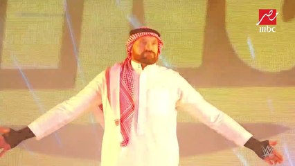 بطل الوزن الثقيل في الملاكمة تايسون فيوري بالثوب السعودي في كراون جول