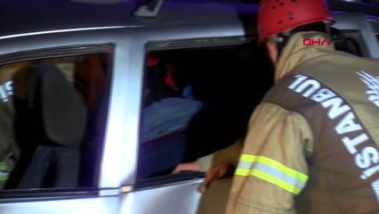 Sarıyer'de kazada otomobilde sıkışan hamile kadını itfaiye kurtardı