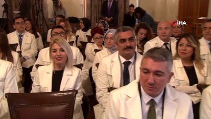 Bakan Selçuk, yeni tasarlanan öğretmen önlüklerinin tanıtım programına katıldı