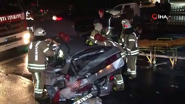 Sarıyer’de otomobil kırmızı ışıkta bekleyen araca çarptı: 7 yaralı
