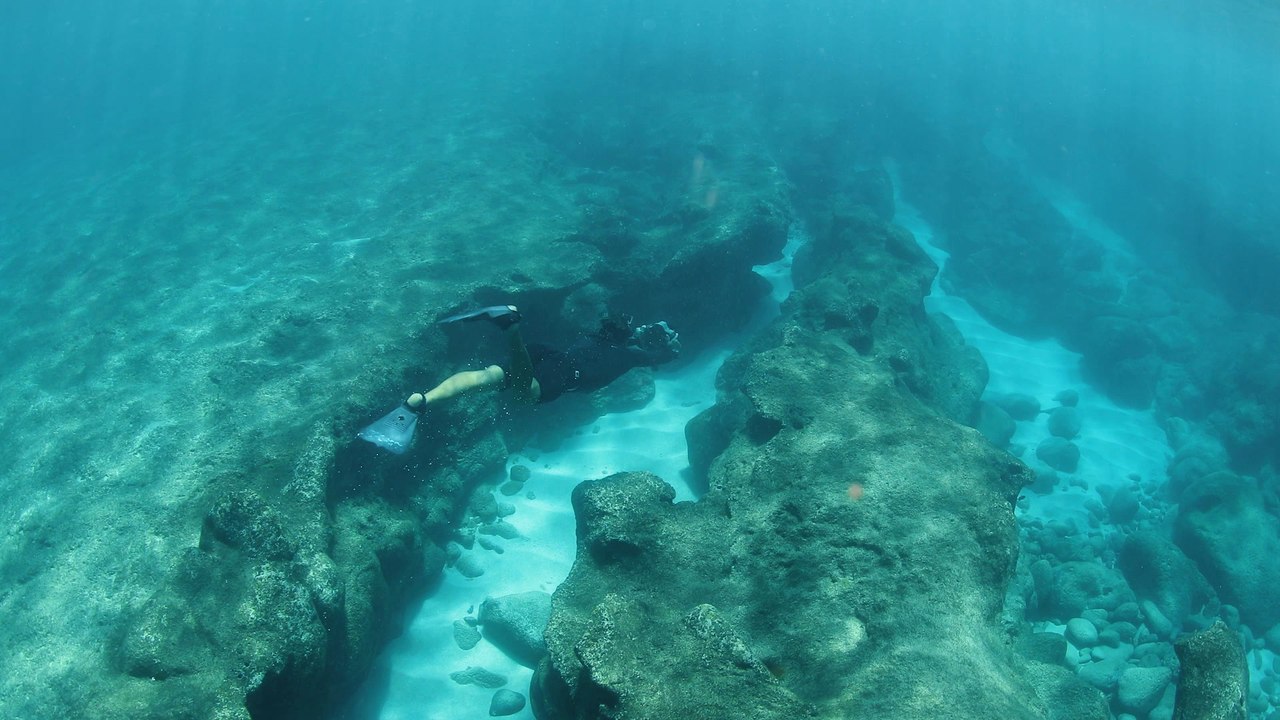 Oahu Photographer Brent Bielmann Explores Pipeline Above—and Below—the Surface