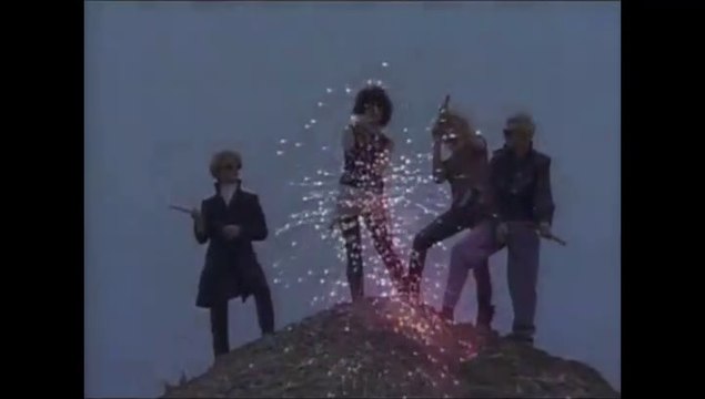 SIOUXSIE & THE BANSHEES – FIREWORKS (Promo video, 1982)