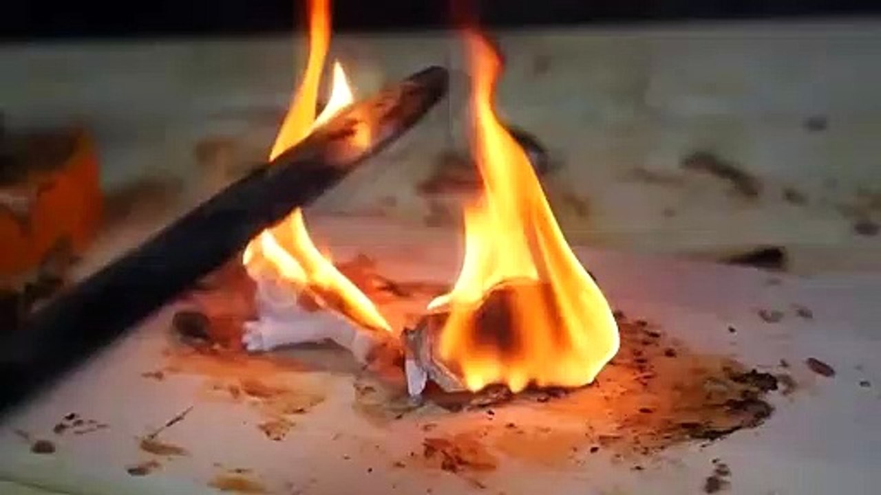 Cutting rubber coils with a hot knife, see the results!