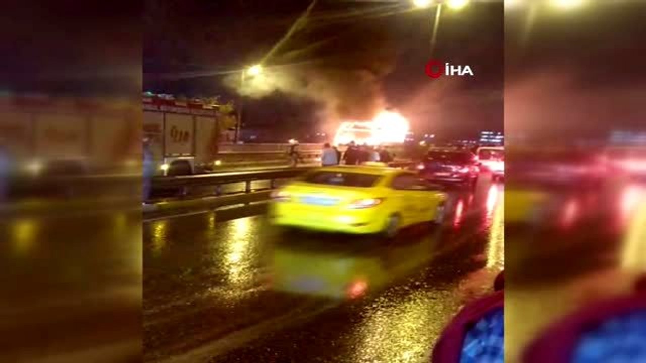 Seyir halindeki midibüs alev alev böyle yandı