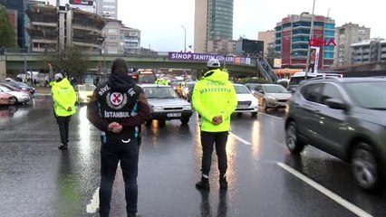 İstanbul'da çakarlı araç denetimi