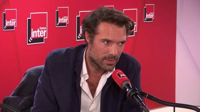 Nicolas Bedos : Le personnage qu'incarne Daniel Auteuil dans mon film est paumé dans cette époque. J'avais envie de réenchanter son couple en le ramenant dans le passé pour mieux lui faire prendre goût au présent.