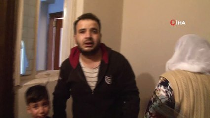 Annelerinin evde yalnız bıraktığı çocuklarını gözyaşları içinde kurtardı
