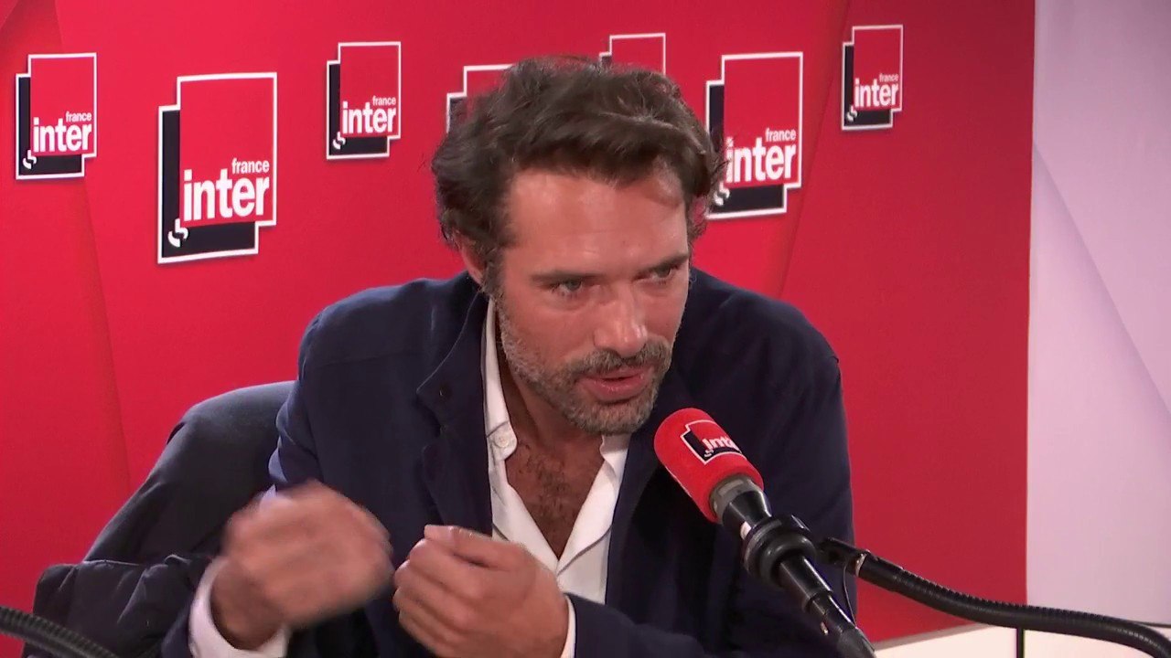 Nicolas Bedos : "Fanny Ardant me rappelle que les années 70, c'était un cendrier géant, les femmes pouvaient se faire violer en toute impunité et c'était la croix et la bannière pour se faire avorter. Le film ne fait pas du tout l'apologie du passé."