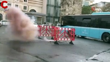 Eminönü’nde elektrik kablolarında patlama
