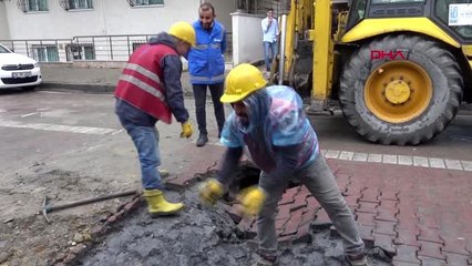 Avcılar'da yağmurun ardından yolda çökme