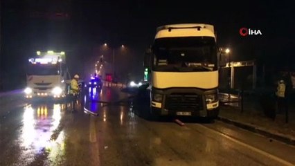 İnegöl'de tır karşı şeride geçti: 1 yaralı