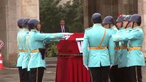 Çalışma ve Sosyal Güvenlik eski Bakanı Mustafa Ateş Amiklioğlu için tören düzenlendi