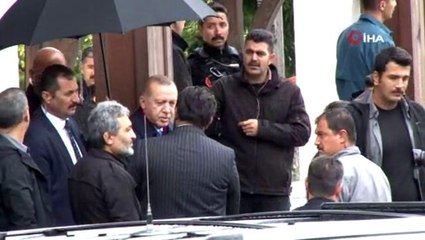 Download Video: Cumhurbaşkanı Erdoğan cuma namazını Kerem Aydınlar Camii'nde kıldı