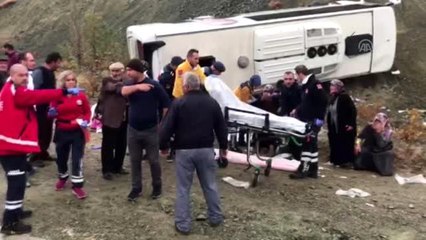 Ankara-Bala yolunda servis aracı devrildi (2)