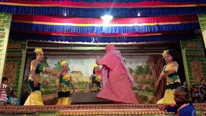 Viral! Emak-emak jadi Bintang tamu Emban Siswo Budoyo Live Bakaran Wetan Juwana