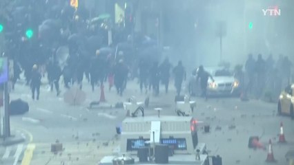 '中 4중전회' 후 첫 홍콩 주말 집회...경찰·시위대 충돌 / YTN