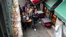 Beyoğlu'nda anten tamiri için çıktığı çatıdan düşerek yaralandı