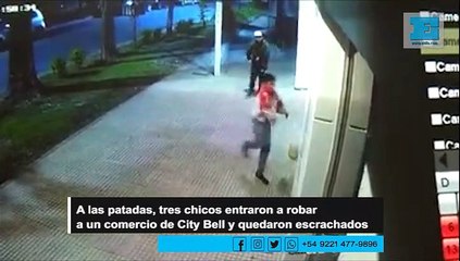 A las patadas, tres menores robaron una agencia de viajes en el centro de City Bell