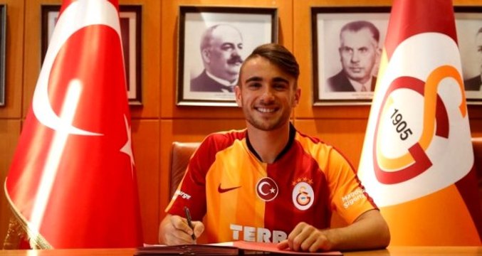 Galatasaray Yunus Akgün ve Emin Bayram ile yeni sözleşme imzaladı