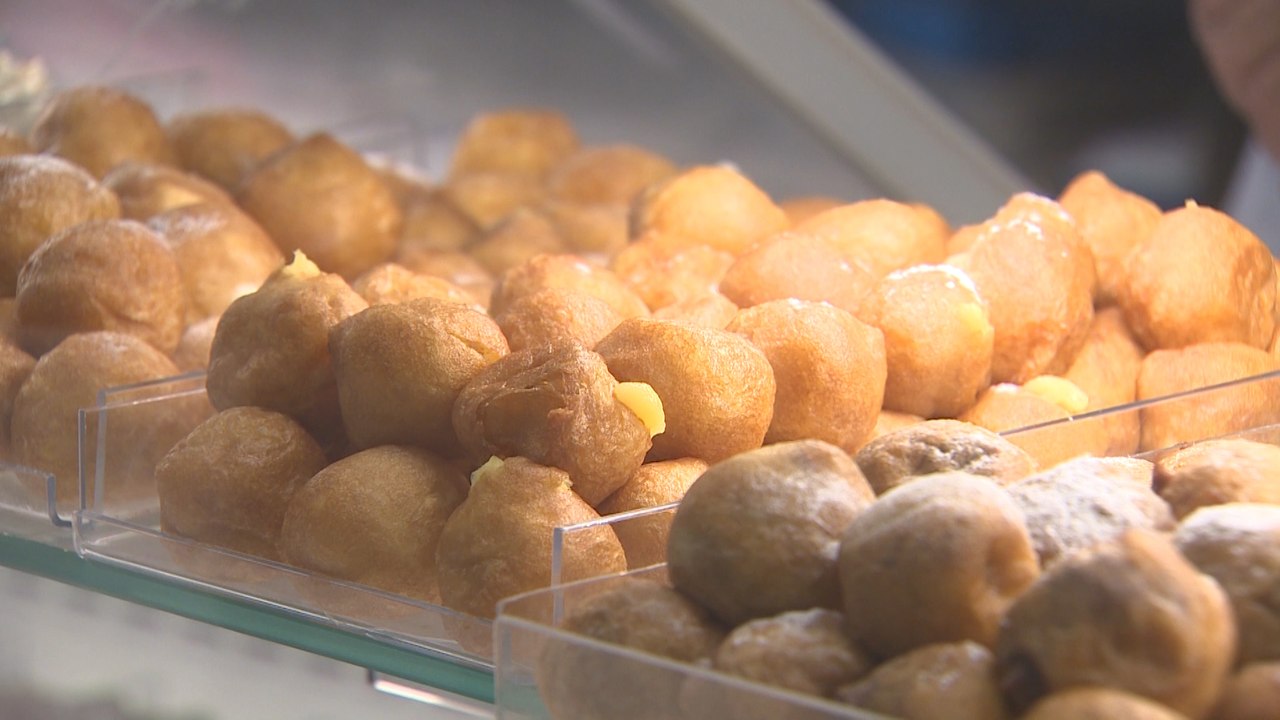 Buñuelos y huesos de santo, dulces protagonistas del Día de Todos los Santos