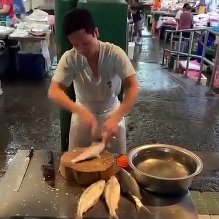 Ce poissonnier est ultra rapide