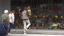 Ofrenda de flores en la tumba del dictador Francisco Franco