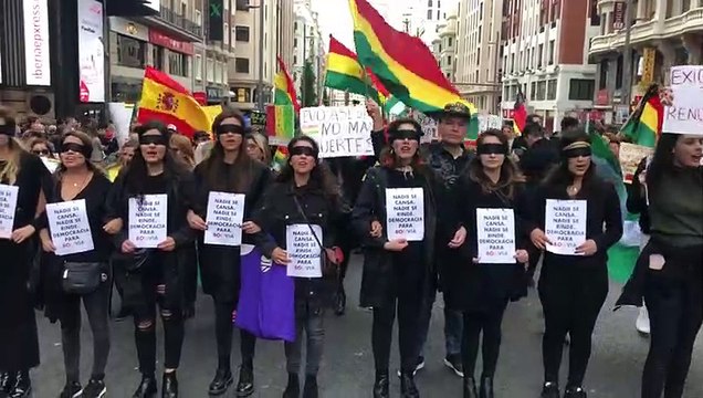 Gritos de Evo asesino durante la marcha contra el resultado electoral en Bolivia