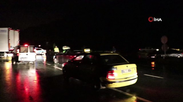 Şiddetli yağış sonrası Karadeniz Sahil Yolu’nda toprak kayması