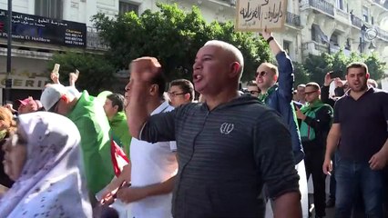 Comemoração com protestos