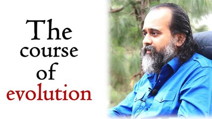 What is really changing over the course of evolution? || Acharya Prashant (2018)