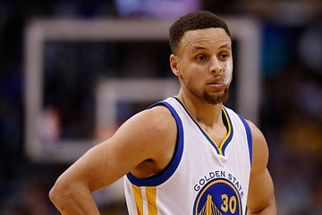Stephen Curry out for 3 Months Following Left Hand Injury