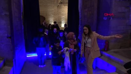 Edirne'de kurulan devlet tiyatrosu kapalı gişe perde açtı