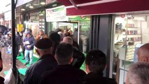 Bedava döner yiyebilmek için yüzlerce kişi kuyruğa girdi