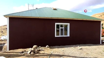 Afete uğrayan vatandaşların yüzü AFAD ile gülüyor