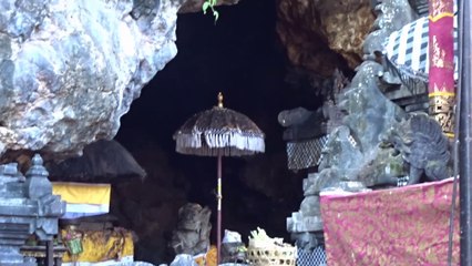 Les chauves-souris du temple Goa Lawah à Bali