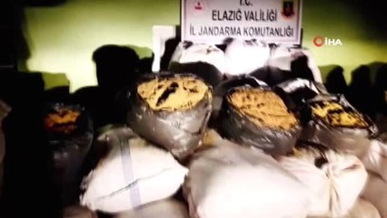 Elazığ'da jandarma 2 ton 370 kilo kaçak tütün ele geçirdi