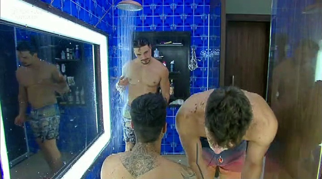 Peões nós preparativos para a festa