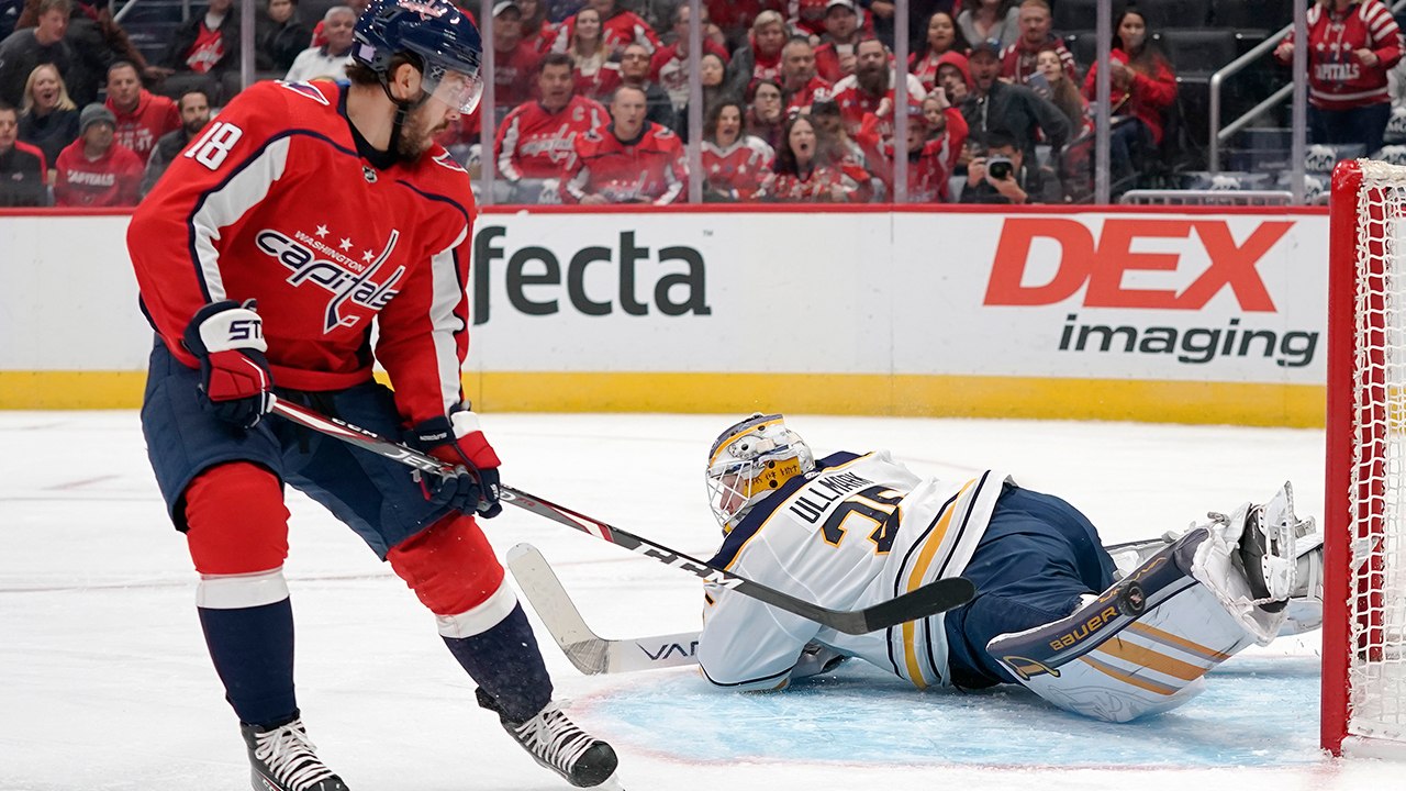 Chandler Stephenson finishes beautiful passing play on 4-on-1 break for Capitals
